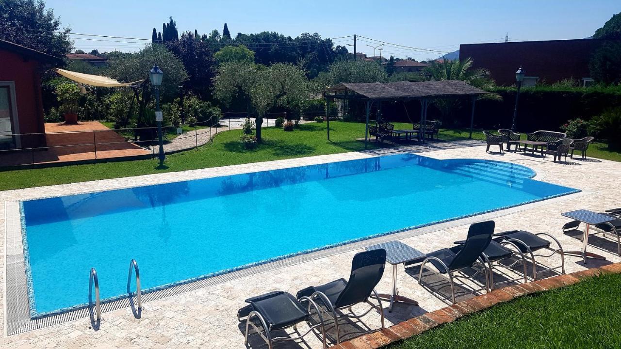 Albergo La Luna Sarzana Bagian luar foto