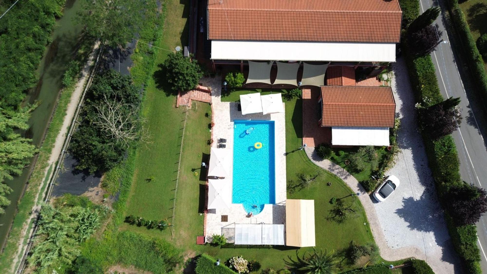 Albergo La Luna Sarzana Bagian luar foto