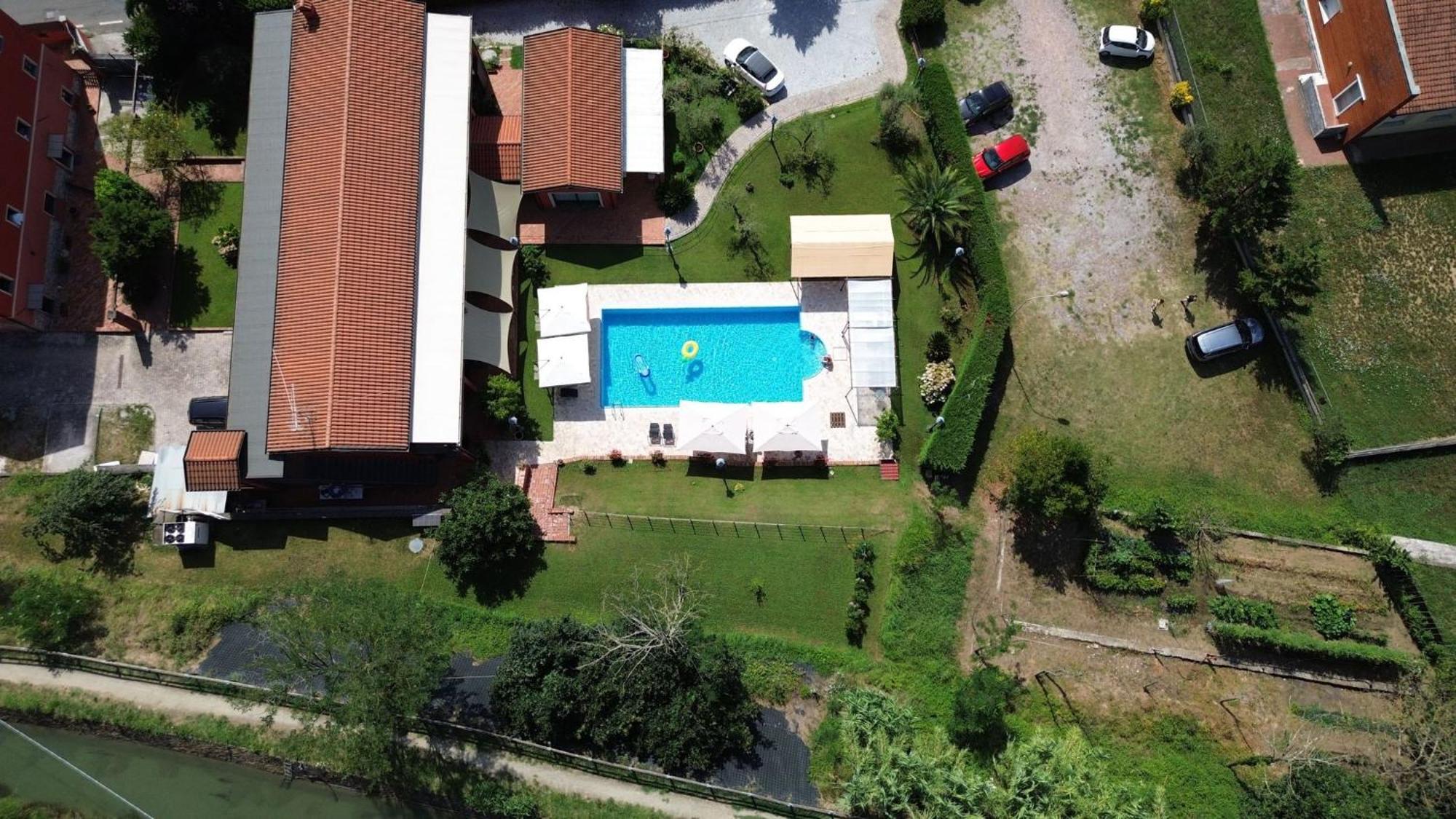 Albergo La Luna Sarzana Bagian luar foto