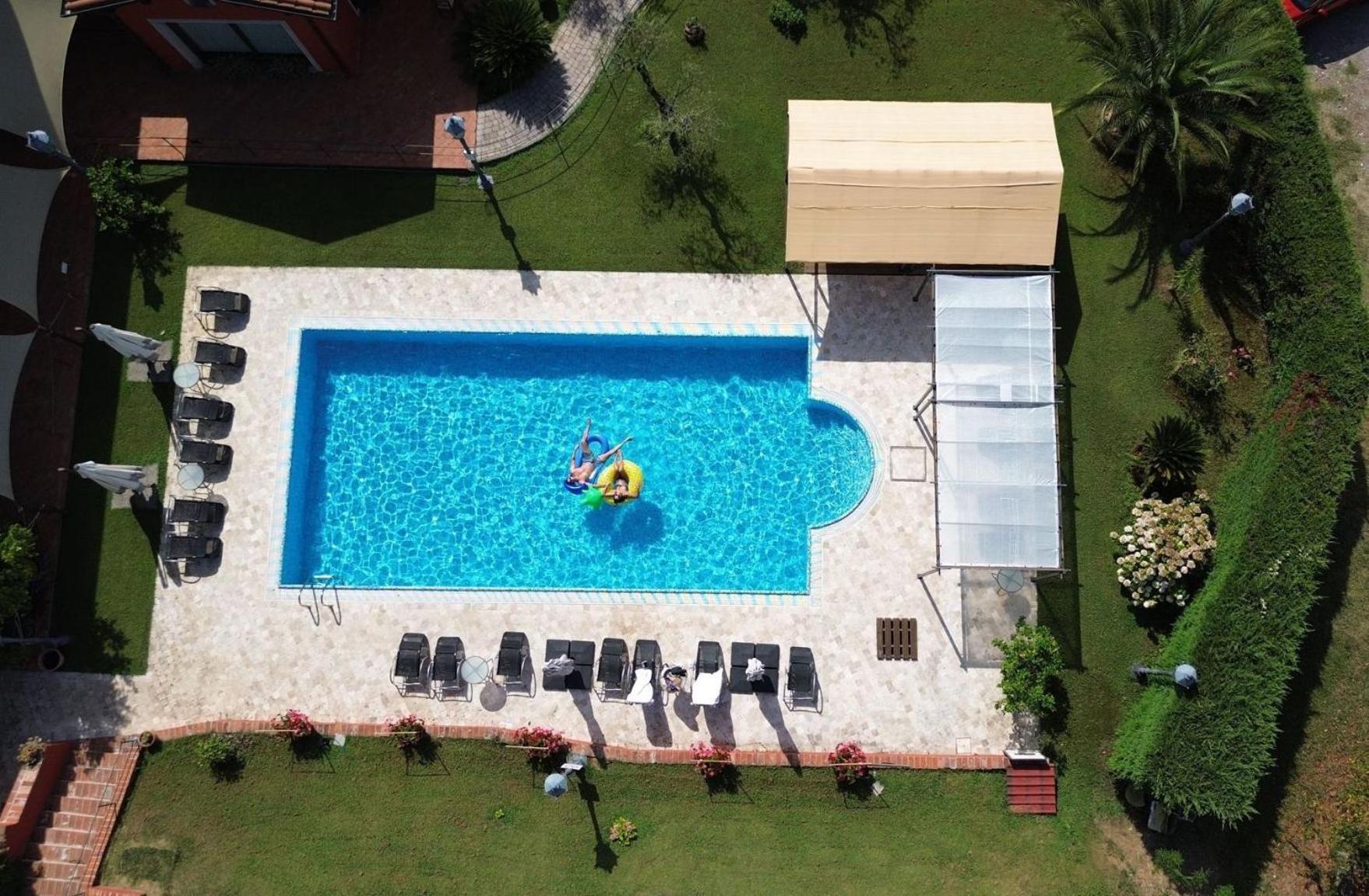 Albergo La Luna Sarzana Bagian luar foto