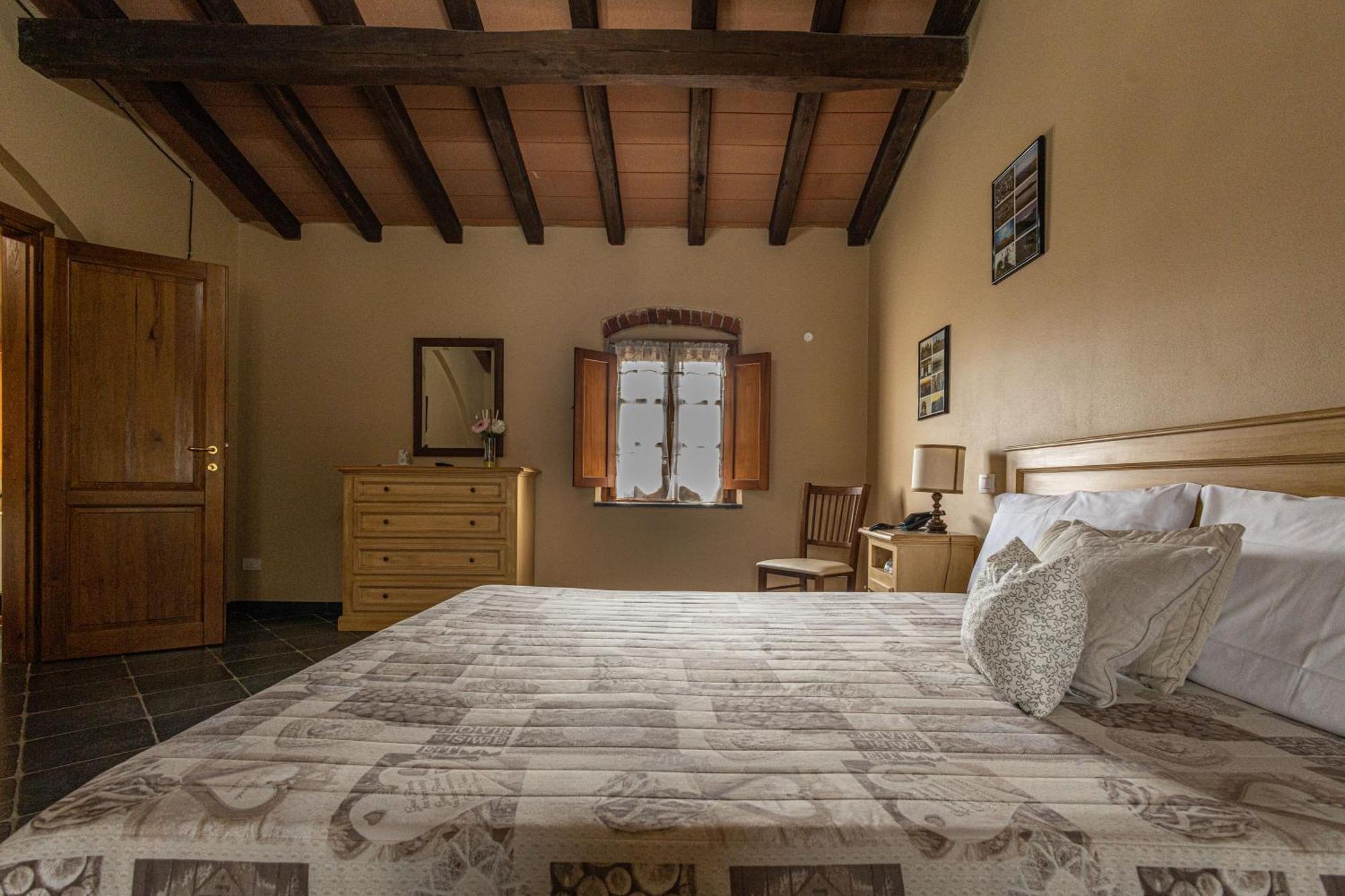 Albergo La Luna Sarzana Bagian luar foto