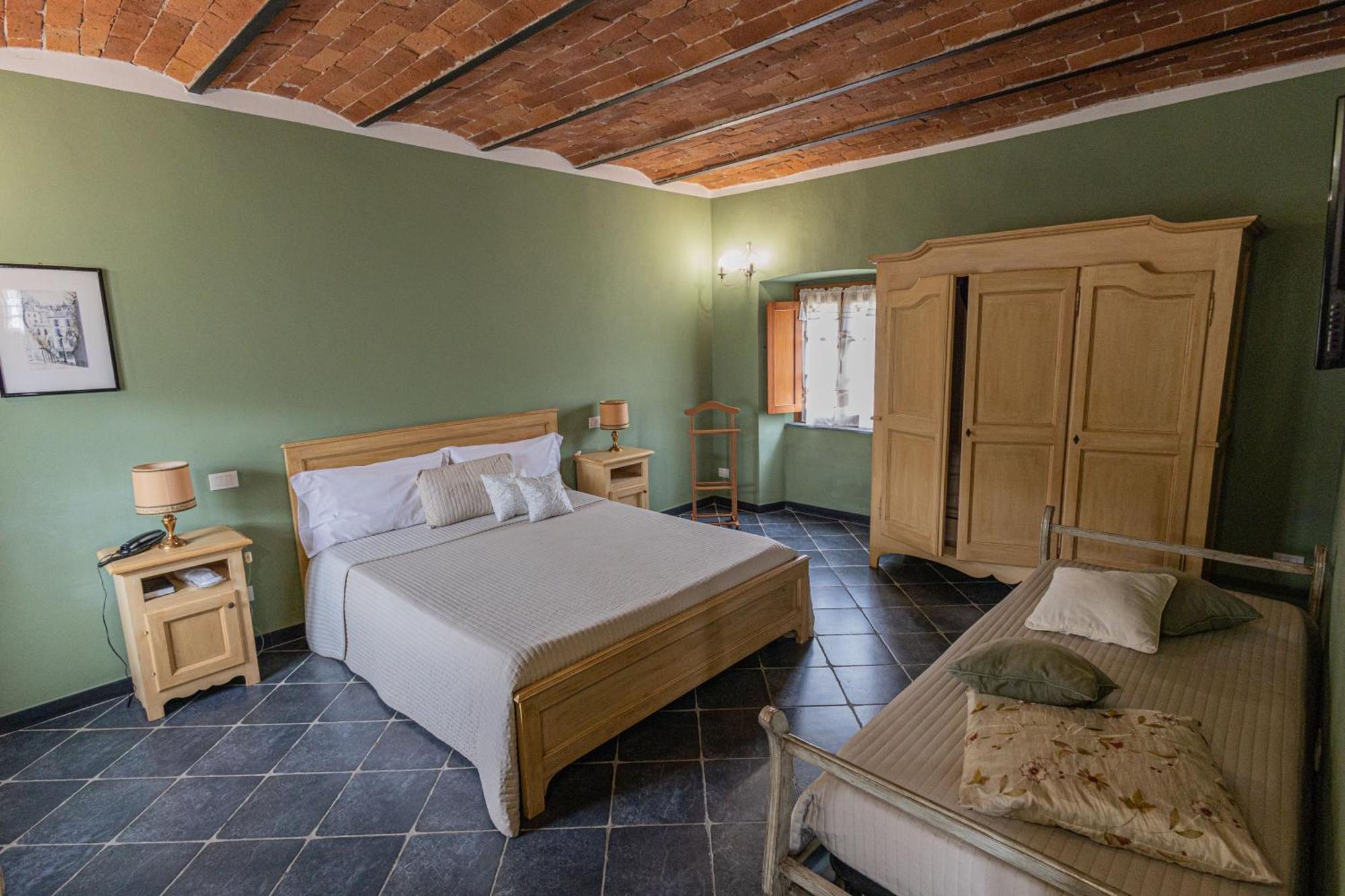 Albergo La Luna Sarzana Bagian luar foto