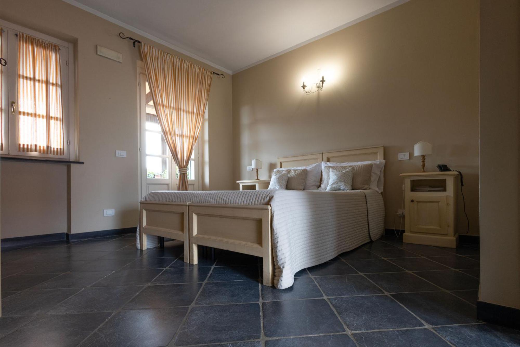 Albergo La Luna Sarzana Bagian luar foto