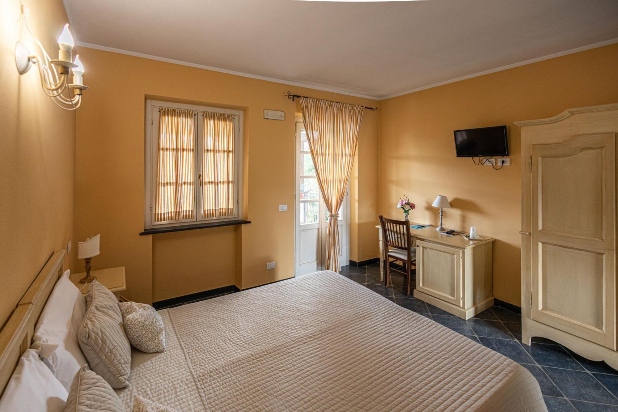 Albergo La Luna Sarzana Bagian luar foto