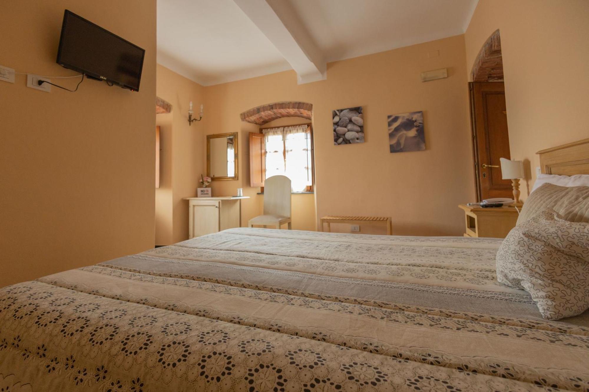 Albergo La Luna Sarzana Bagian luar foto